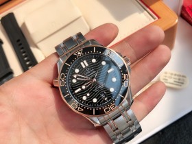 勞力士頂級版本高仿錶搭載獨有的原版一致8800機械機芯