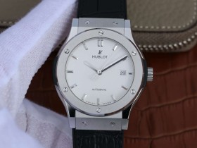 宇舶經典融合繫列45mm復刻手錶511.NX.2611.LR 白盤￥3480