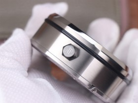 愛彼15710哪款1比1復刻的好 tz愛彼皇家橡樹離岸型 15710經典致敬桌鐘￥2980