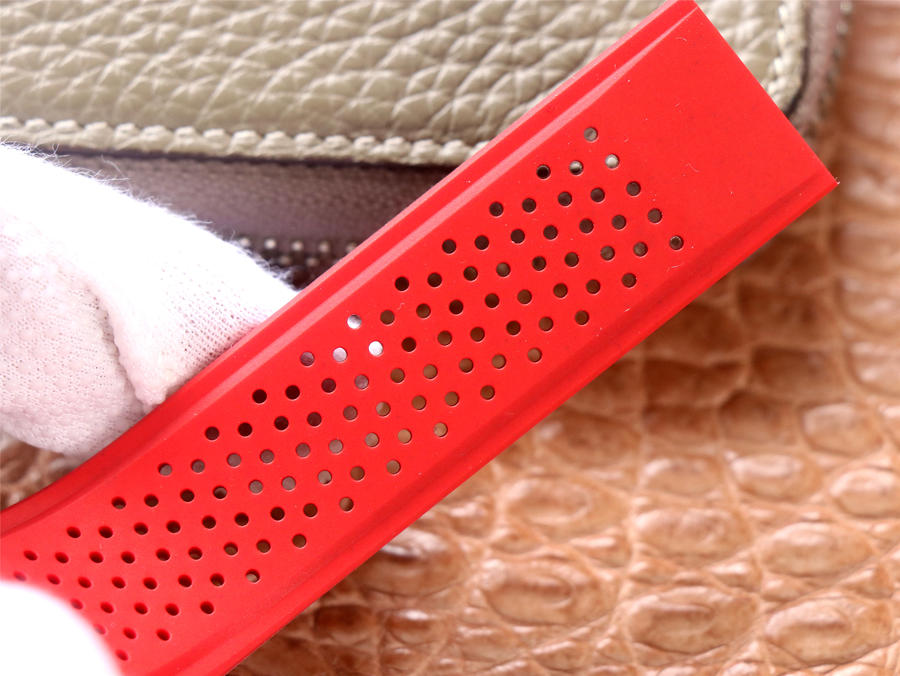 泰格豪雅卡萊拉XF廠 CAR2A1Z.FT6044￥3980-高仿錶