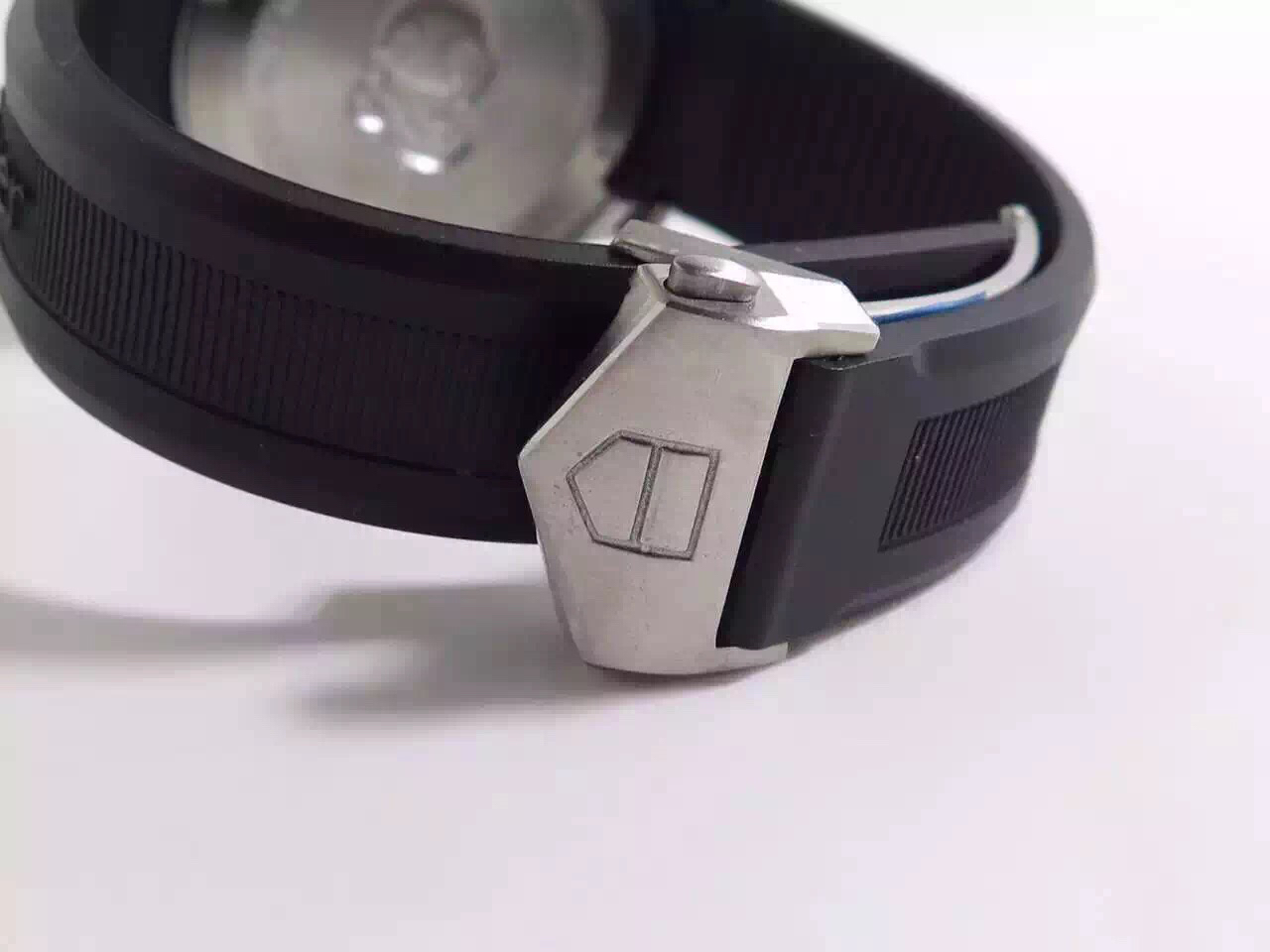 v6泰格豪雅競潛復刻手錶 V6廠泰格豪雅 ，竟潛500米繫列V2版￥2980-高仿錶