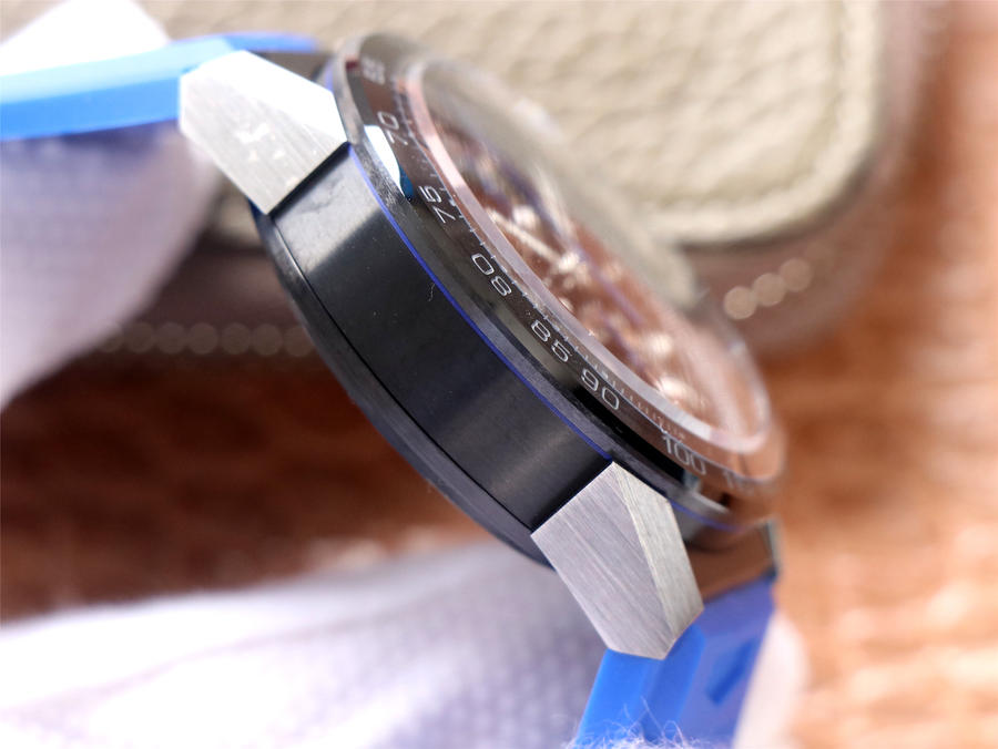 一比一復刻泰格豪雅XF廠卡萊拉 CAR2A1T.FT6052￥4480-高仿錶