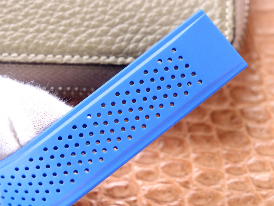 一比一復刻泰格豪雅XF廠卡萊拉 CAR2A1T.FT6052￥4480-高仿錶