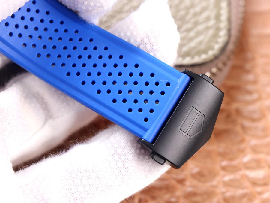 一比一復刻泰格豪雅XF廠卡萊拉 CAR2A1T.FT6052￥4480-高仿錶