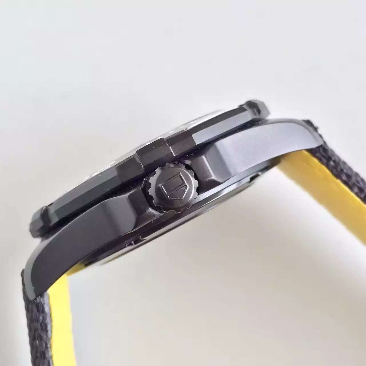 泰格豪雅竟潛復刻手錶 V6,TAG泰泰格豪雅競潛300米繫列WAY218A.FC6362￥2980-高仿錶