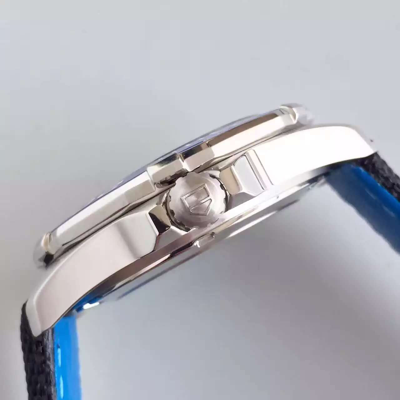 泰格豪雅復刻手錶的好 V6.TAG泰格豪雅競潛300米繫列WAY211B.FC6363￥2980-高仿錶