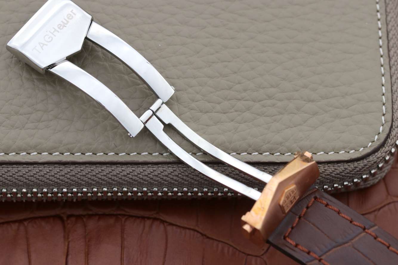 泰格豪雅復刻手錶 V6廠泰格豪雅TAG Heuer 超級卡萊拉繫列CAV514C.FC8171￥3480 -高仿錶