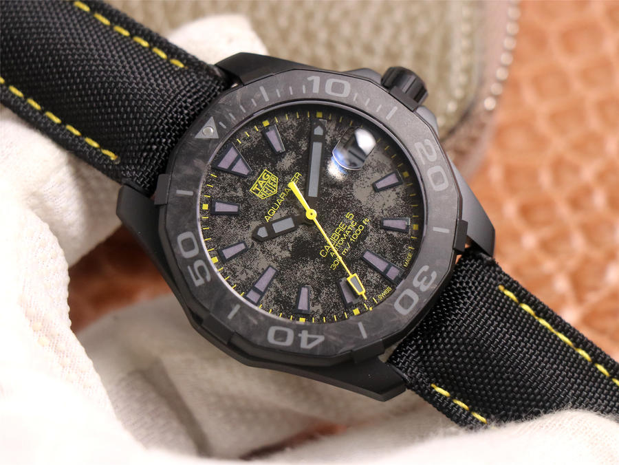 泰格豪雅競潛復刻手錶版本對比 TB廠泰格豪雅競潛繫列WBD218B.FC6446￥3280-高仿錶