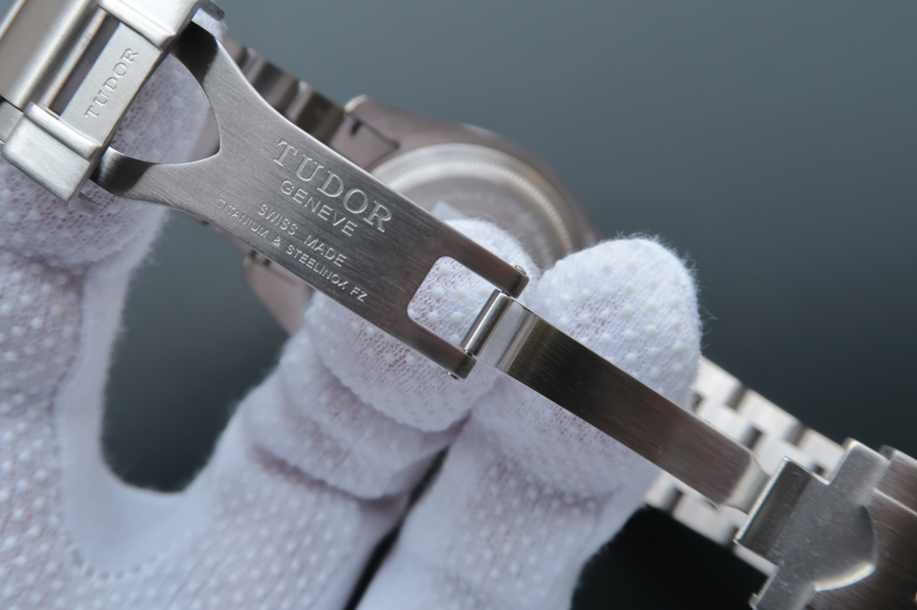 帝舵高仿男錶 ZF帝舵反手左撇子專屬M25610TNL-0001￥2880 -高仿錶