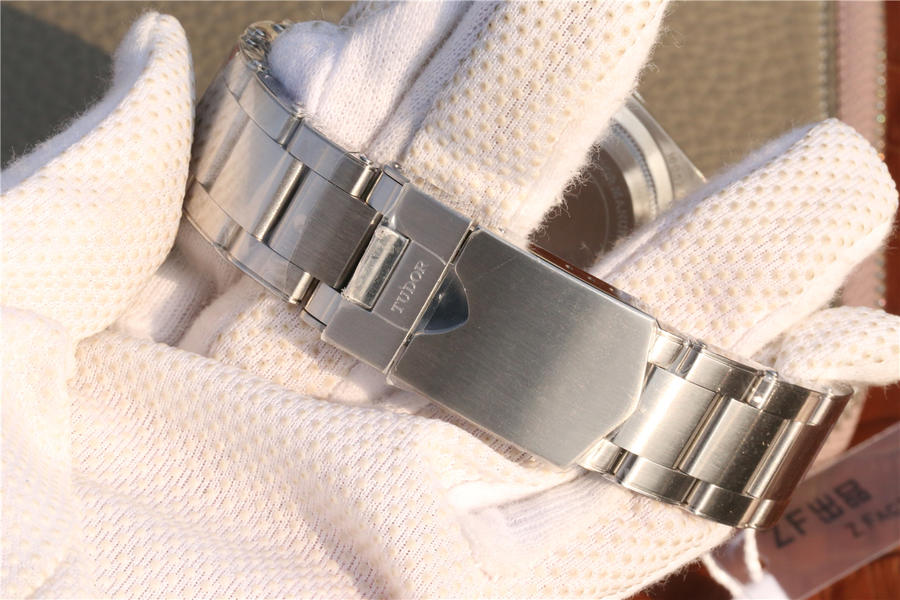 高仿帝舵高仿 ZF帝舵啟承繫列79730帝陀帝駝小鋼盾¥2880-高仿錶 高仿帝舵高仿 ZF帝舵啟承繫列79730帝陀帝駝小鋼盾¥2880-高仿錶