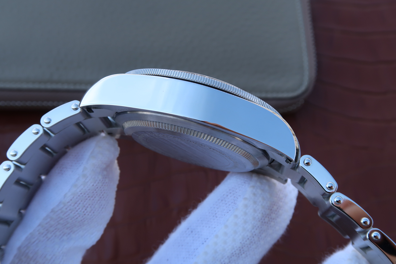 高仿帝舵那裏有實體店 ZF帝舵啟承繫列m79230n-0002¥2680-高仿錶 高仿帝舵那裏有實體店 ZF帝舵啟承繫列m79230n-0002¥2680-高仿錶