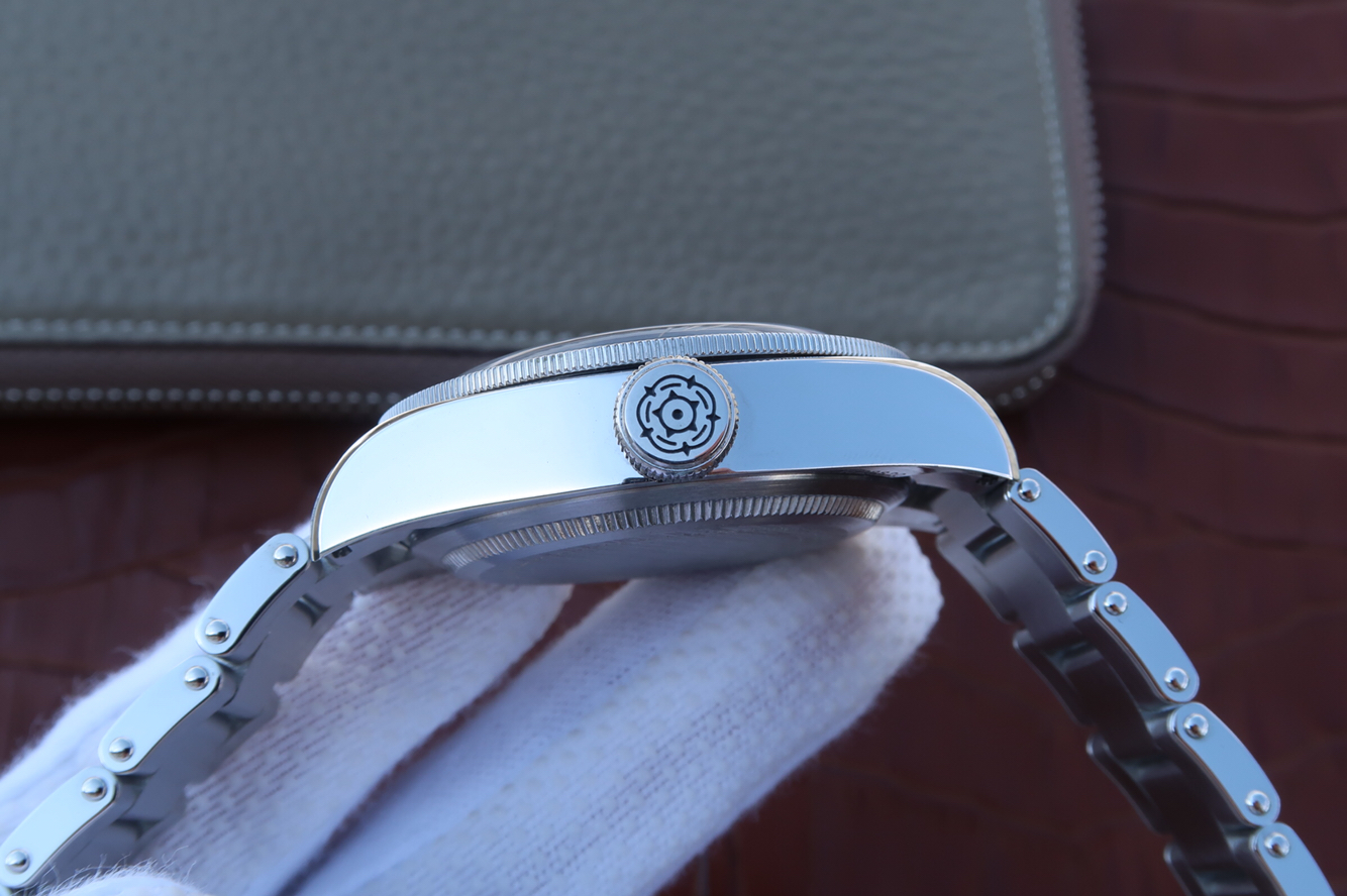 高仿帝舵那裏有實體店 ZF帝舵啟承繫列m79230n-0002¥2680-高仿錶 高仿帝舵那裏有實體店 ZF帝舵啟承繫列m79230n-0002¥2680-高仿錶