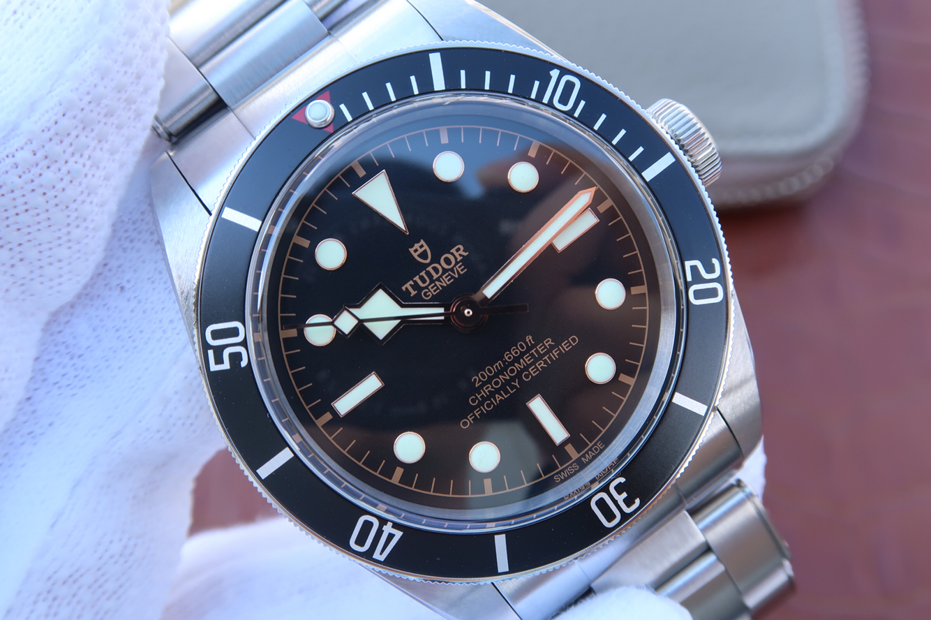 高仿帝舵那裏有實體店 ZF帝舵啟承繫列m79230n-0002¥2680-高仿錶 高仿帝舵那裏有實體店 ZF帝舵啟承繫列m79230n-0002¥2680-高仿錶