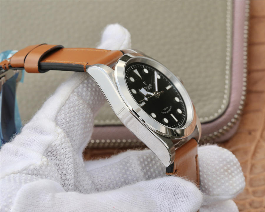 帝舵精仿錶 LF帝舵碧灣M79540繫列41錶經腕錶￥2880-高仿錶