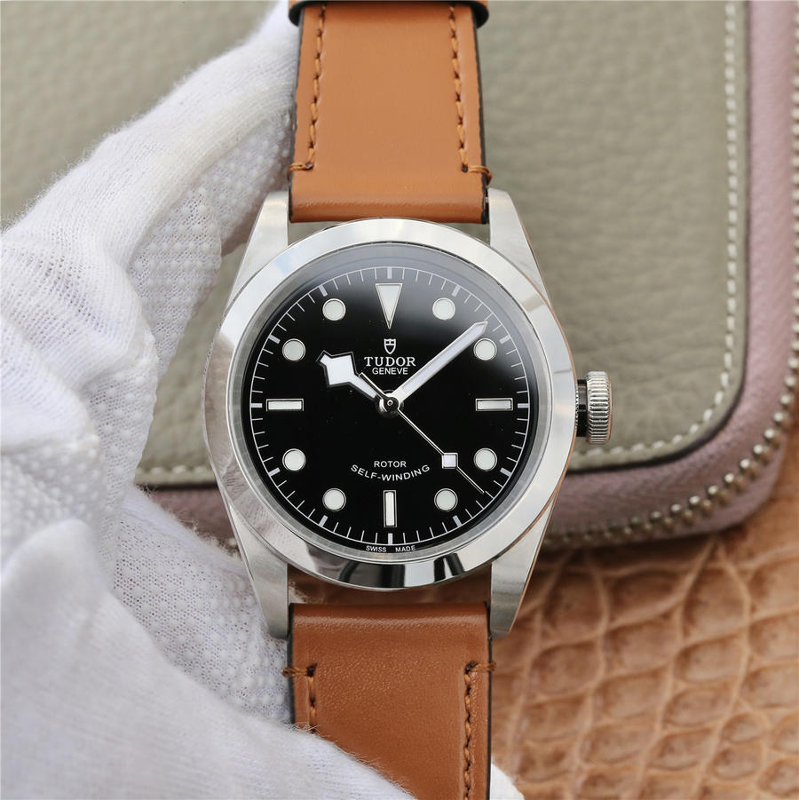 帝舵精仿錶 LF帝舵碧灣M79540繫列41錶經腕錶￥2880-高仿錶