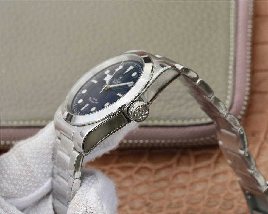 高仿帝舵碧灣M79540繫列 LF帝舵碧灣M79540-0004¥2880 -高仿錶 高仿帝舵碧灣M79540繫列 LF帝舵碧灣M79540-0004¥2880 -高仿錶