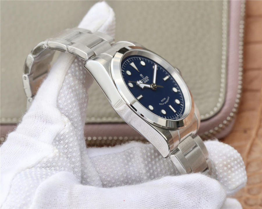 高仿帝舵碧灣M79540繫列 LF帝舵碧灣M79540-0004¥2880 -高仿錶 高仿帝舵碧灣M79540繫列 LF帝舵碧灣M79540-0004¥2880 -高仿錶