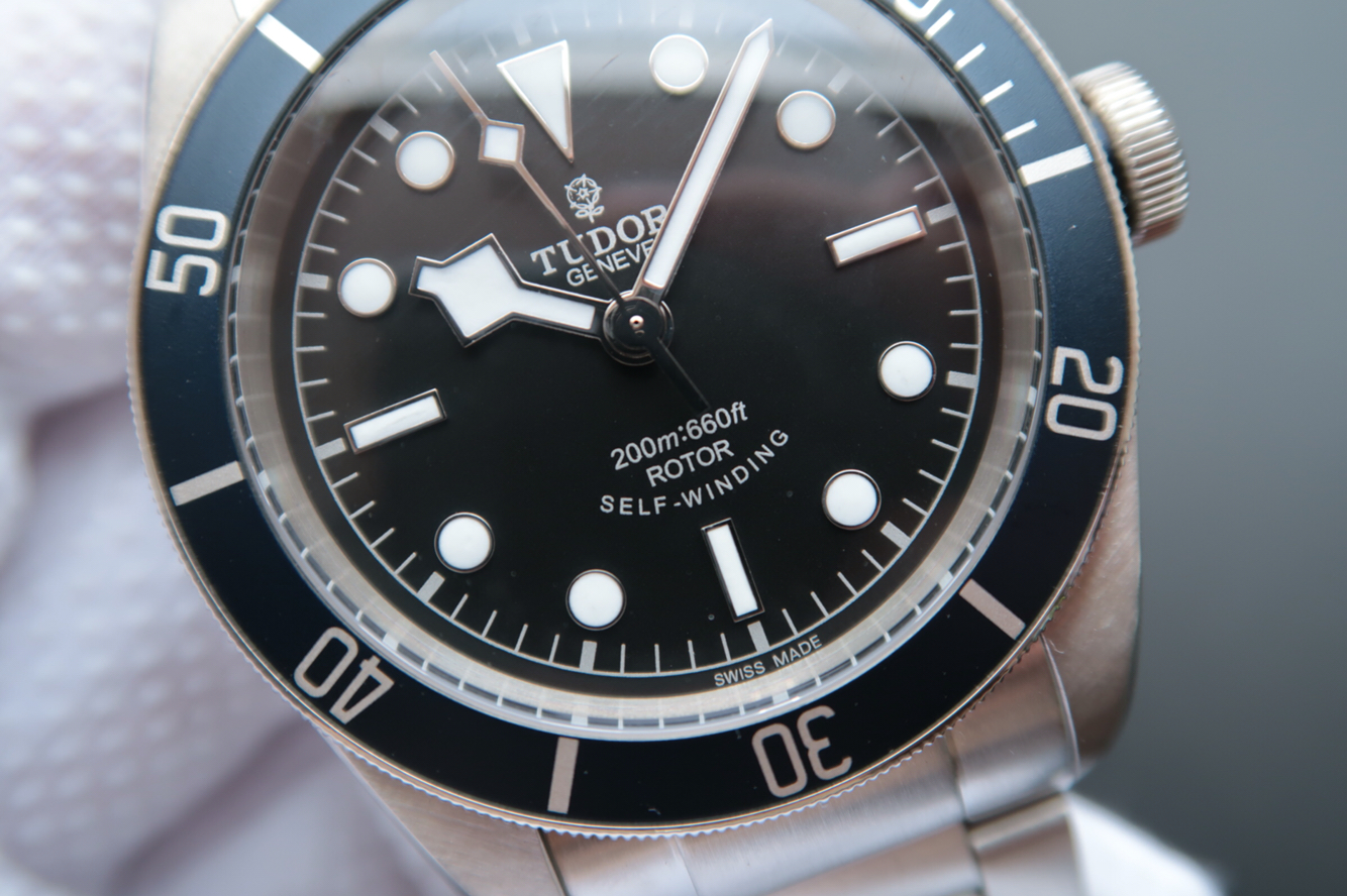 ZF帝駝小藍花HERITAGE BLACK BAY繫列79220B不銹鋼錶帶¥2880-高仿錶 ZF帝駝小藍花HERITAGE BLACK BAY繫列79220B不銹鋼錶帶¥2880-高仿錶