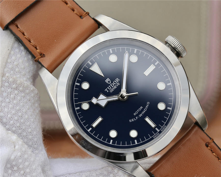 帝舵高仿男錶好嗎 LF帝舵碧灣M79540繫列41錶經腕錶￥2680-高仿錶