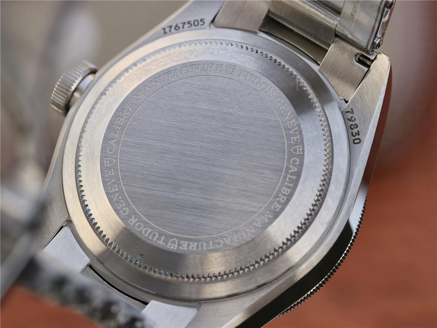 如何辯別帝舵碧灣正品與高仿 ZF帝舵碧灣M79830RB-0001¥3480-高仿錶 如何辯別帝舵碧灣正品與高仿 ZF帝舵碧灣M79830RB-0001¥3480-高仿錶