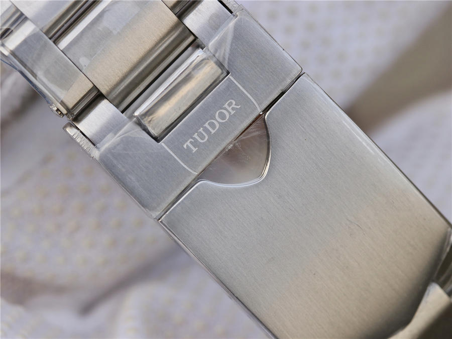 如何辯別帝舵碧灣正品與高仿 ZF帝舵碧灣M79830RB-0001¥3480-高仿錶 如何辯別帝舵碧灣正品與高仿 ZF帝舵碧灣M79830RB-0001¥3480-高仿錶