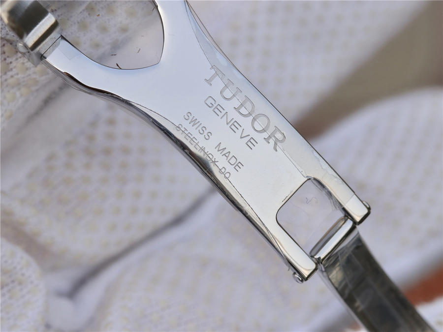 如何辯別帝舵碧灣正品與高仿 ZF帝舵碧灣M79830RB-0001¥3480-高仿錶 如何辯別帝舵碧灣正品與高仿 ZF帝舵碧灣M79830RB-0001¥3480-高仿錶