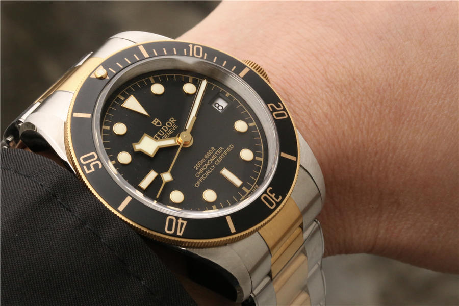 仿帝舵男士手錶 ZF帝舵啟承繫列79733N¥3480-高仿錶 仿帝舵男士手錶 ZF帝舵啟承繫列79733N¥3480-高仿錶