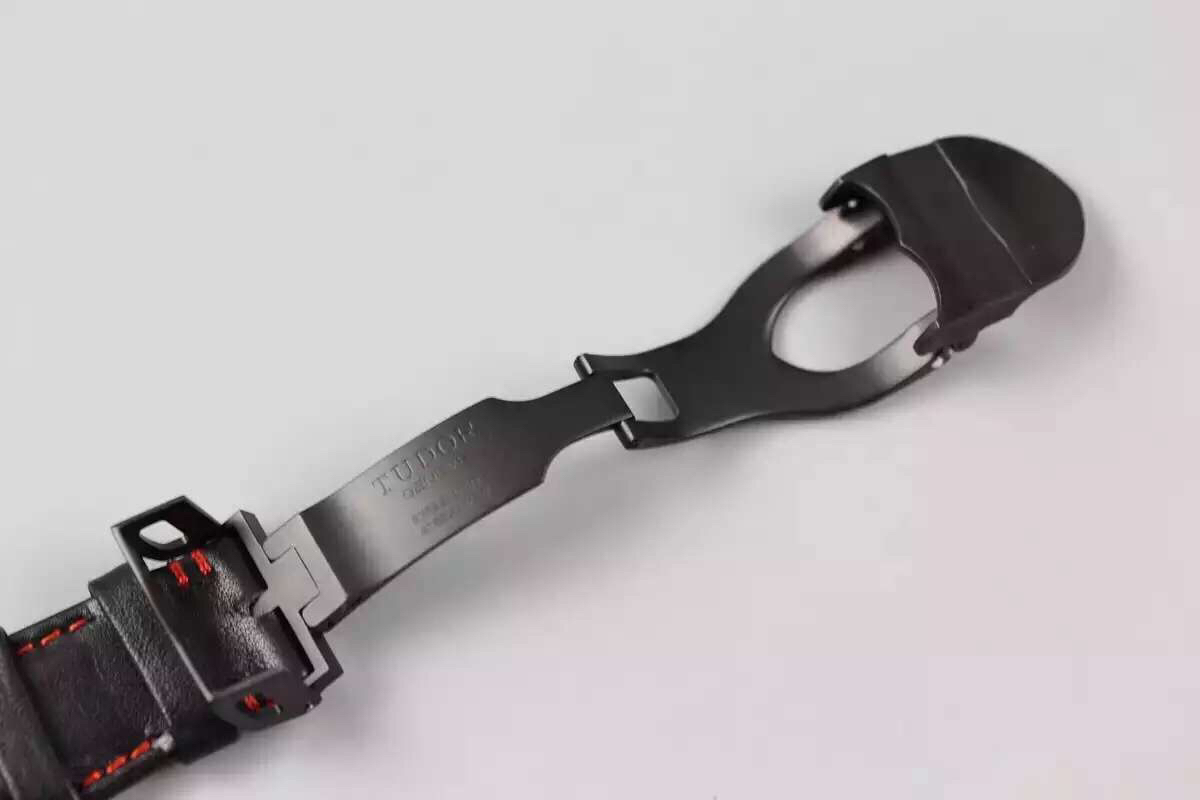 帝舵一比一精仿手錶怎麽樣 ZF帝駝黑盾復古杜卡迪 42000CR￥3980-高仿錶