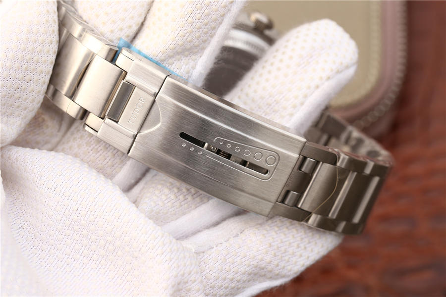 帝舵藍盤領潛高仿的怎麽樣 XF帝舵領潛型升級版25600TB￥3480 -高仿錶