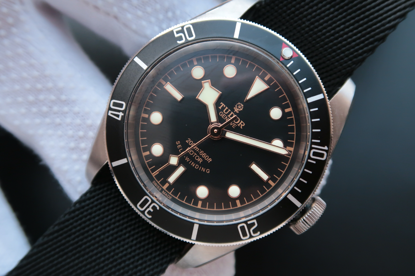 哪裏有賣帝舵精仿手錶 XF帝駝小黑花佈帶79220B￥3480-高仿錶