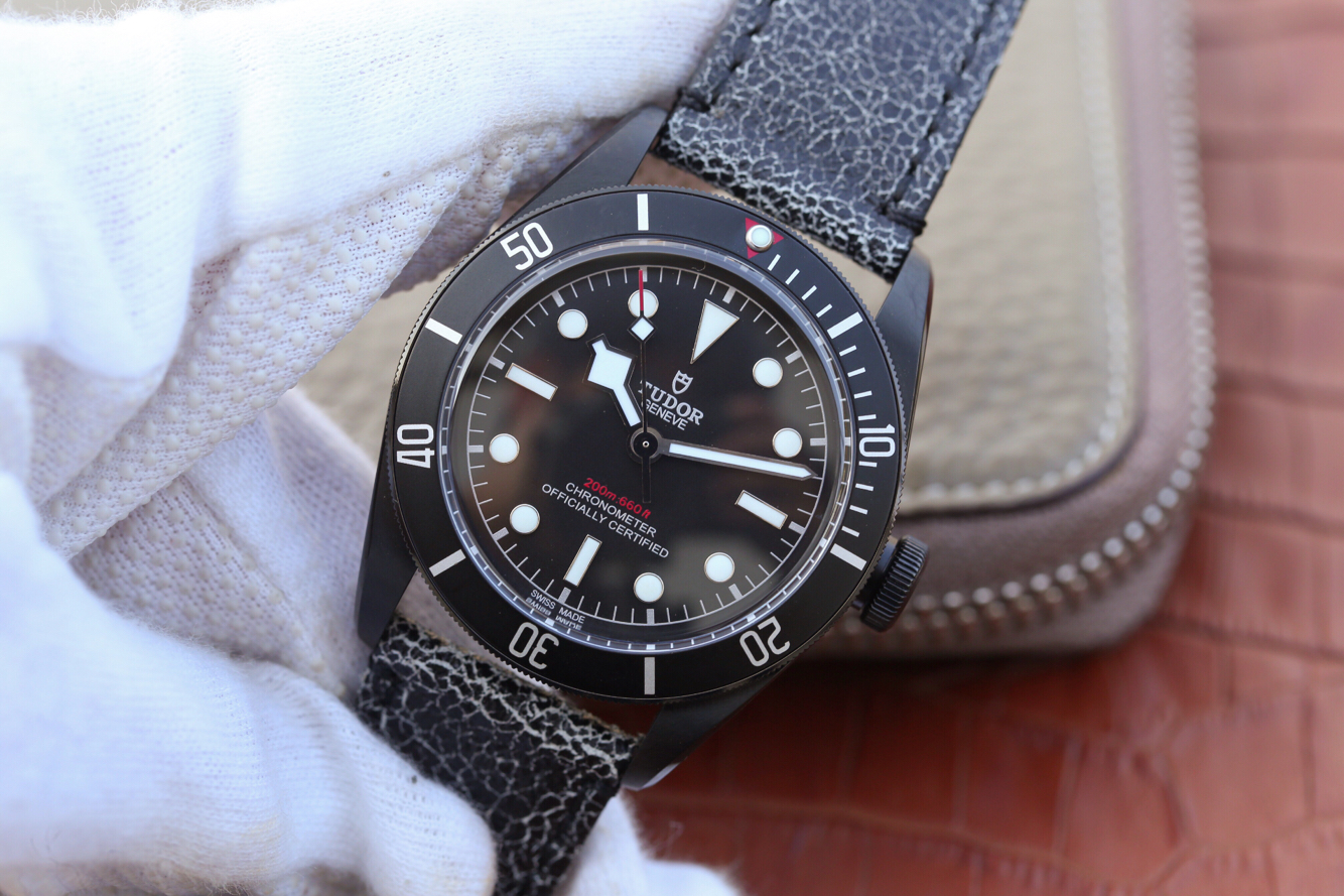 帝舵正品跟高仿區別 ZF帝舵原裝開模啟承繫列m79230dk￥3680-高仿錶