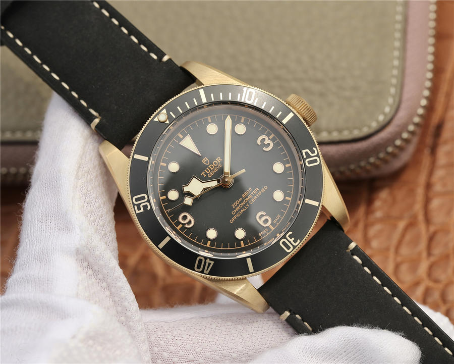 復刻手錶錶帝舵 XF帝舵碧灣青銅型貝克漢姆同款M79250BA-0001￥3980-高仿錶