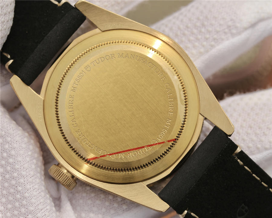 復刻手錶錶帝舵 XF帝舵碧灣青銅型貝克漢姆同款M79250BA-0001￥3980-高仿錶