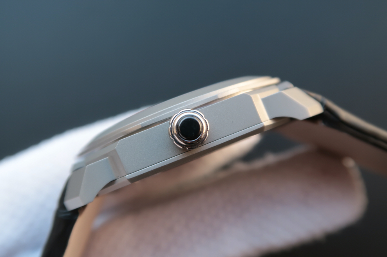 寶格麗 復刻手錶 寶格麗全新OCTO繫列102559超薄腕錶￥3480-高仿錶