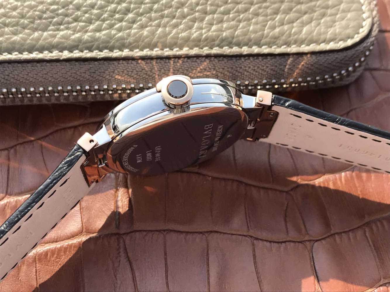 寶格麗復刻手錶版什麽意思 寶格麗創意珠寶繫列102571 LU40C6SSPGLD￥2880 -高仿錶