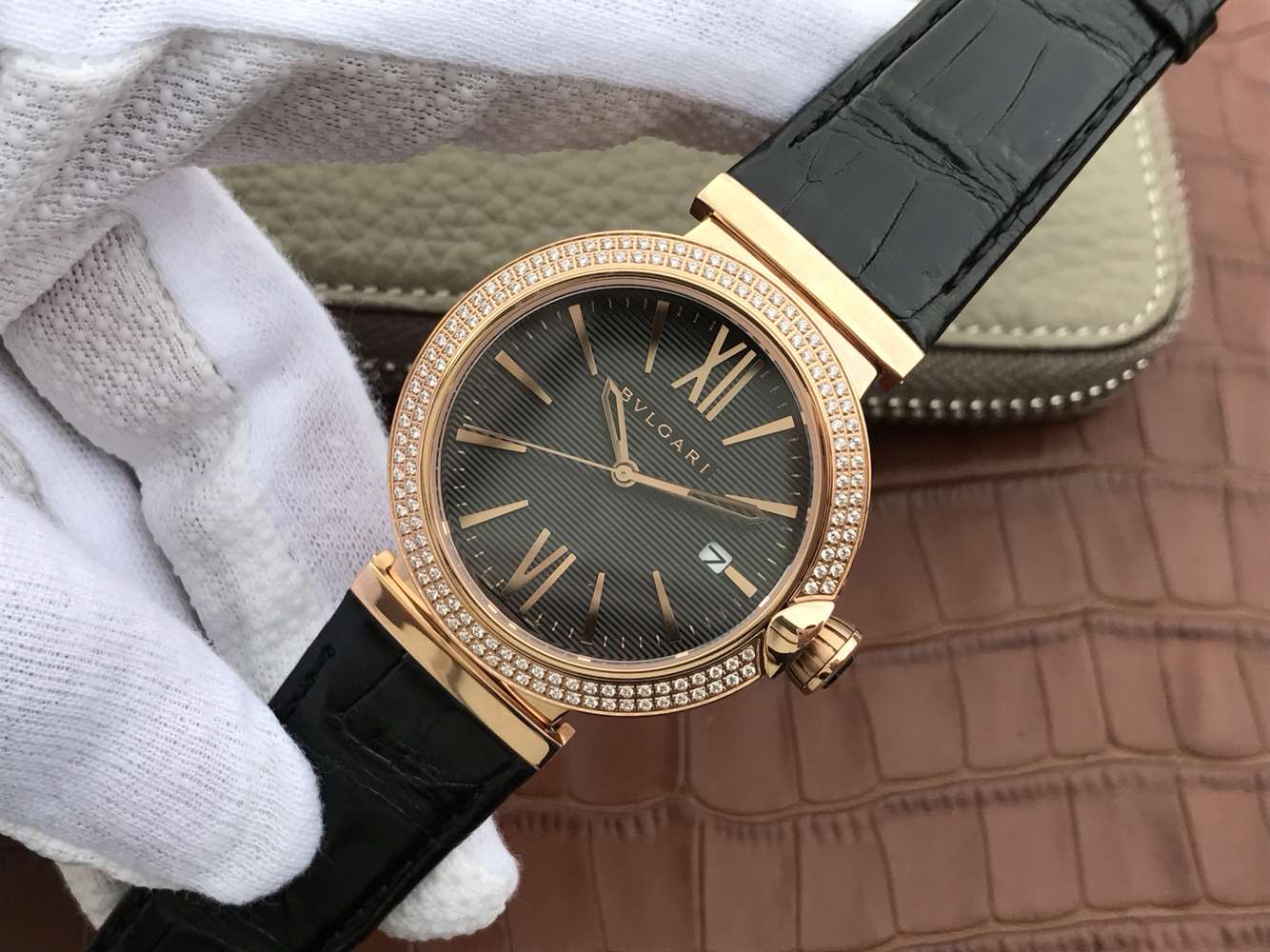 寶格麗復刻手錶能買嗎 寶格麗創意珠寶繫列102571 LU40C6SSPGLD￥2880-高仿錶