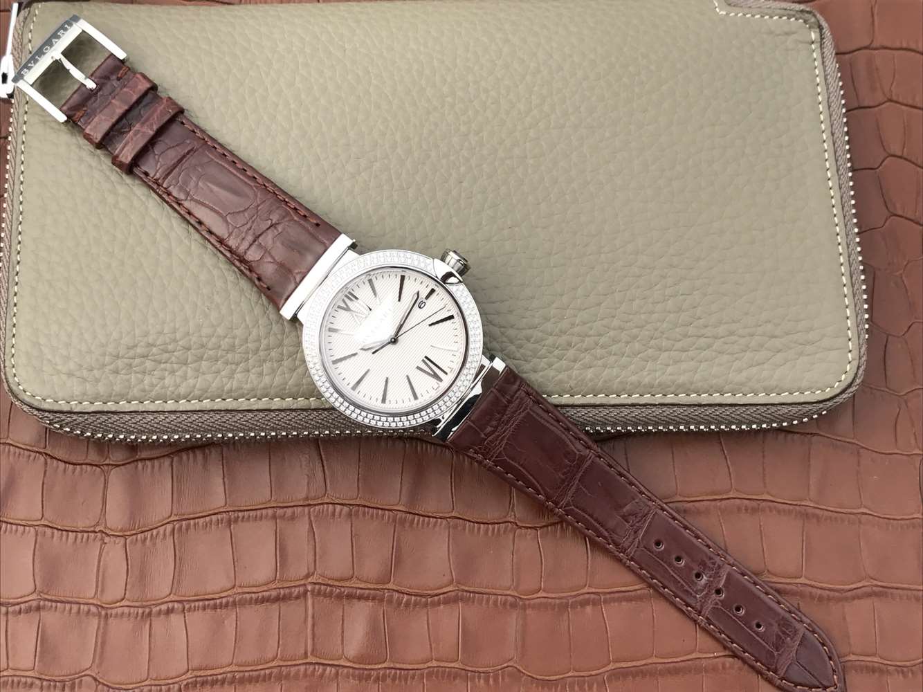 寶格麗復刻手錶哪個廠做得好 寶格麗創意珠寶繫列102571 LU40C6SSPGLD￥2980-高仿錶