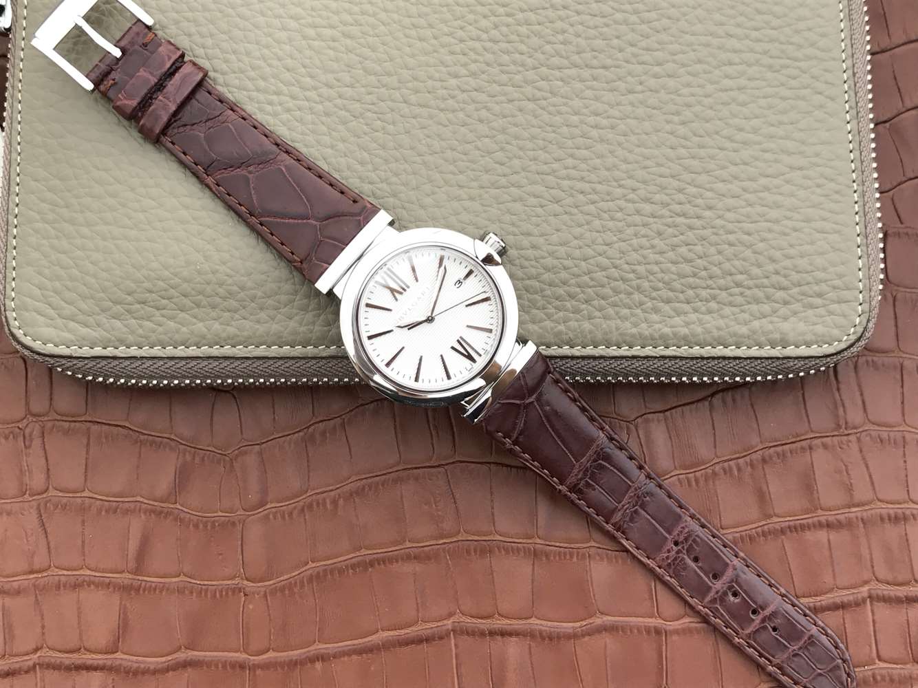 寶格麗男士手錶復刻手錶 寶格麗創意珠寶繫列102571 LU40C6SSPGLD￥2980 -高仿錶