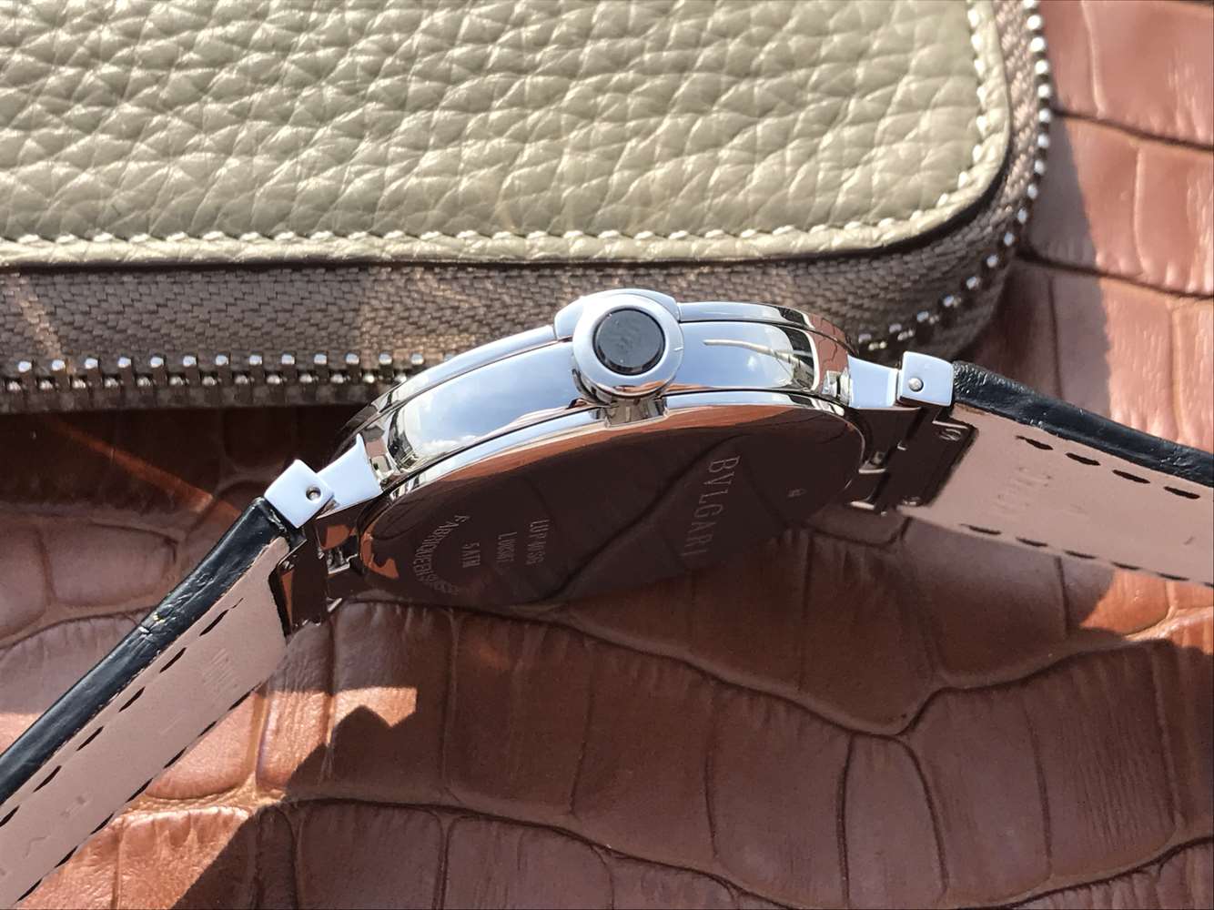 寶格麗那個廠復刻手錶好 寶格麗創意珠寶繫列102571 LU40C6SSPGLD￥2980-高仿錶