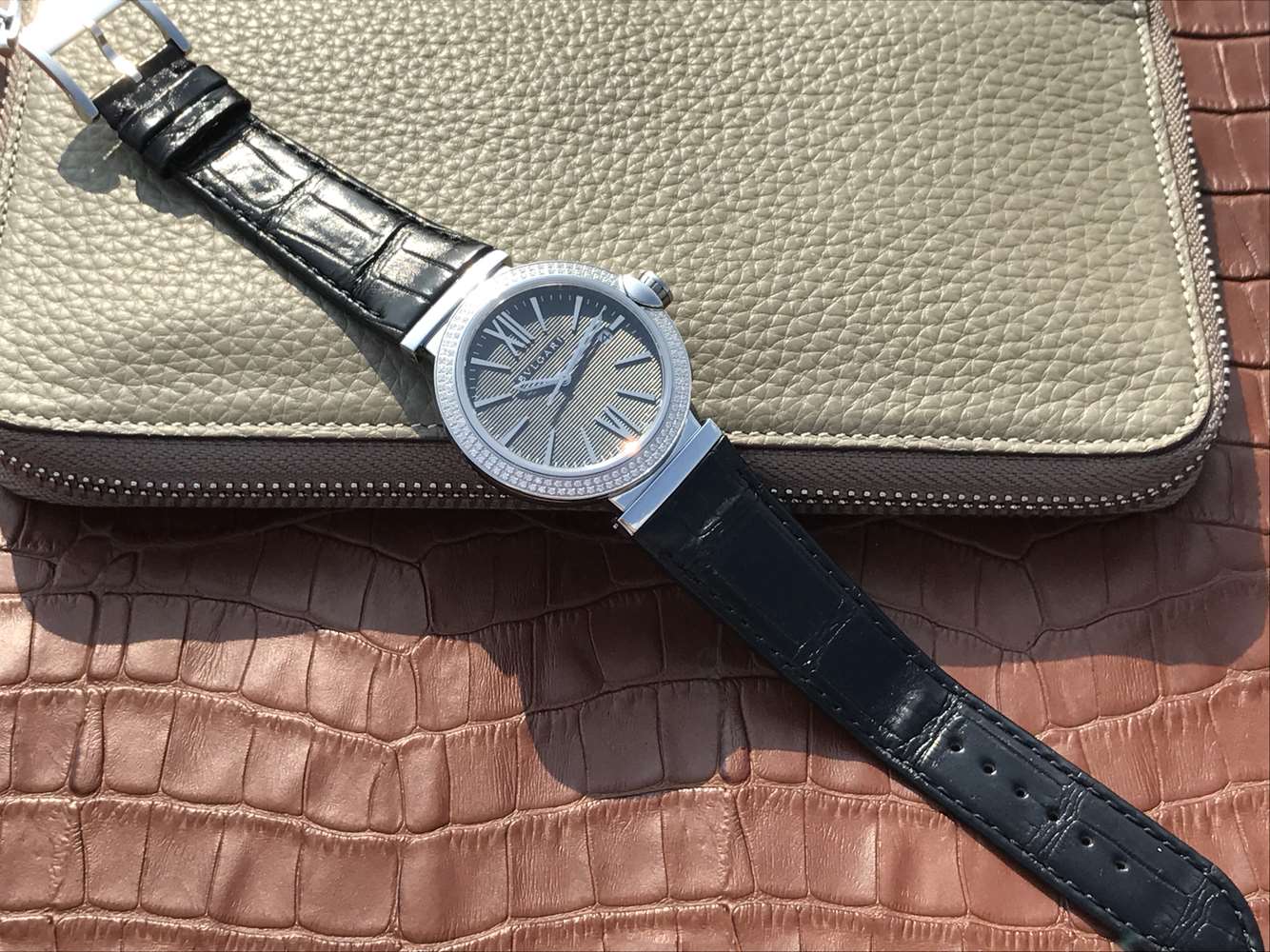 寶格麗那個廠復刻手錶好 寶格麗創意珠寶繫列102571 LU40C6SSPGLD￥2980-高仿錶