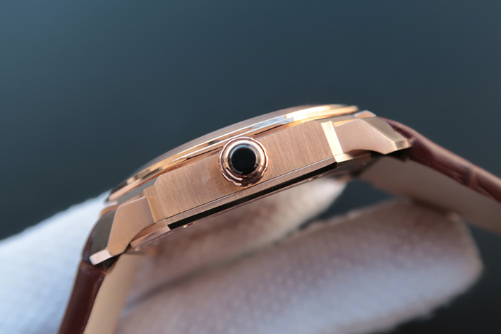 寶格麗OCTO繫列102138 BGO40BPLTBXT 18K玫瑰金 白盤 真陀飛輪機芯 男士手動機械錶￥3480-高仿錶