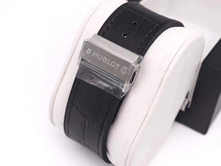 宇舶1比1高仿手錶什麽價格 WWF宇舶滿鉆繫列¥4580-高仿錶 宇舶1比1高仿手錶什麽價格 WWF宇舶滿鉆繫列¥4580-高仿錶