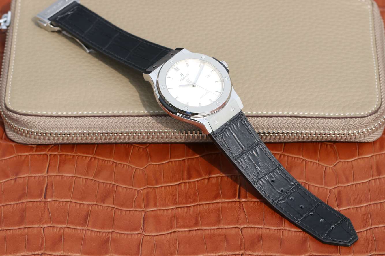 宇舶經典融合繫列45mm復刻手錶511.NX.2611.LR 白盤¥3480-高仿錶 宇舶經典融合繫列45mm復刻手錶511.NX.2611.LR 白盤¥3480-高仿錶