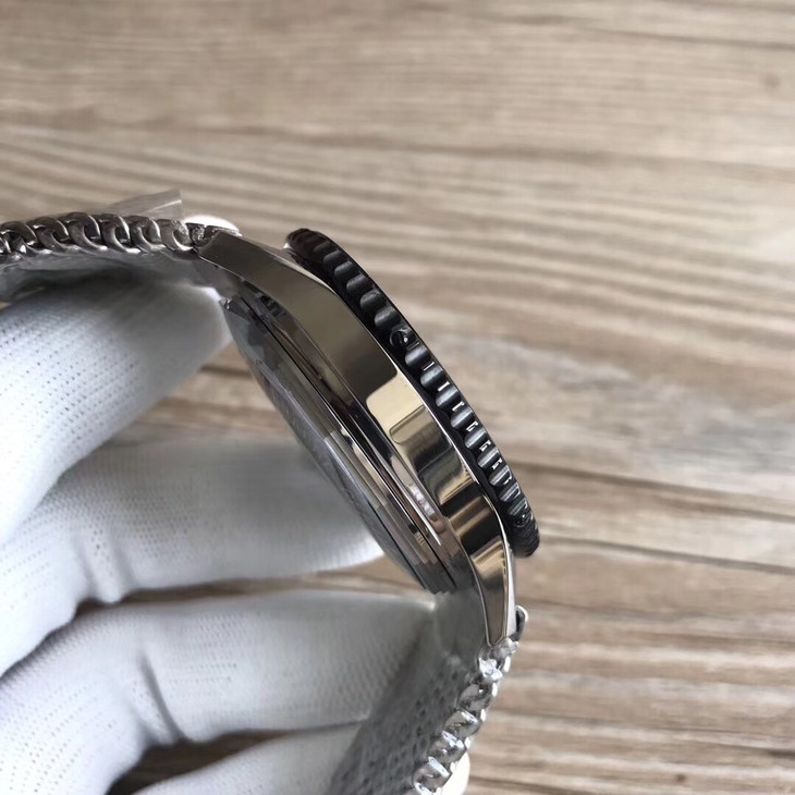 1比1復刻百年靈 航空飛行計時繫列Y2431012/BE10/152A￥4480-高仿錶