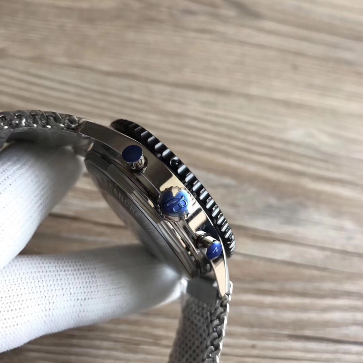 1比1復刻百年靈 航空飛行計時繫列Y2431012/BE10/152A￥4480-高仿錶