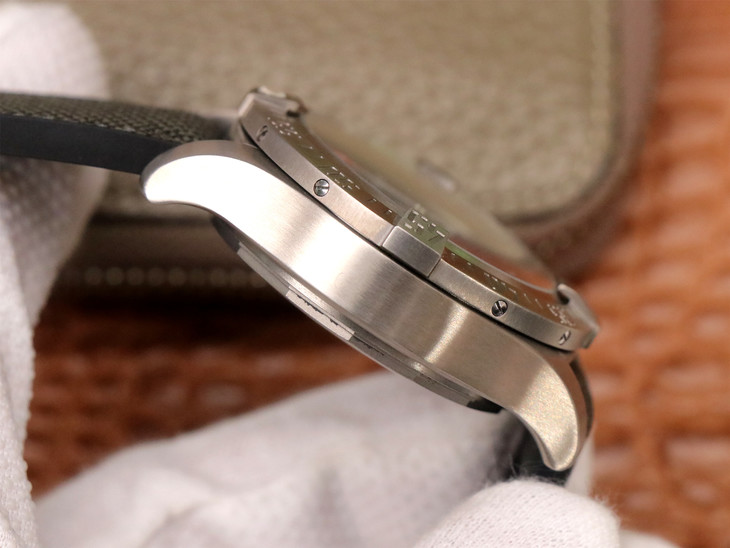 1比1高仿百年靈復仇者機械錶 v9百年靈復仇者E1338310.M534.253S.E20DSA.2¥4480-高仿錶 1比1高仿百年靈復仇者機械錶 v9百年靈復仇者E1338310.M534.253S.E20DSA.2¥4480-高仿錶