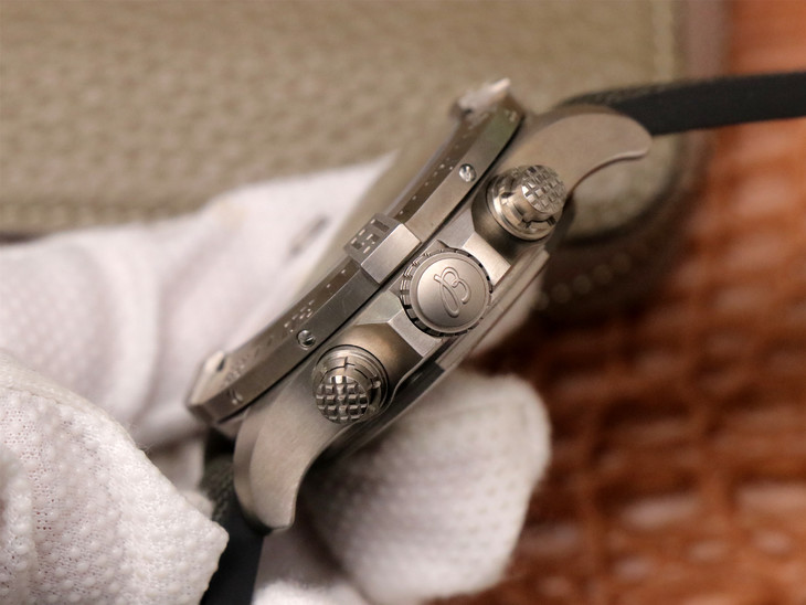 1比1高仿百年靈復仇者機械錶 v9百年靈復仇者E1338310.M534.253S.E20DSA.2¥4480-高仿錶 1比1高仿百年靈復仇者機械錶 v9百年靈復仇者E1338310.M534.253S.E20DSA.2¥4480-高仿錶