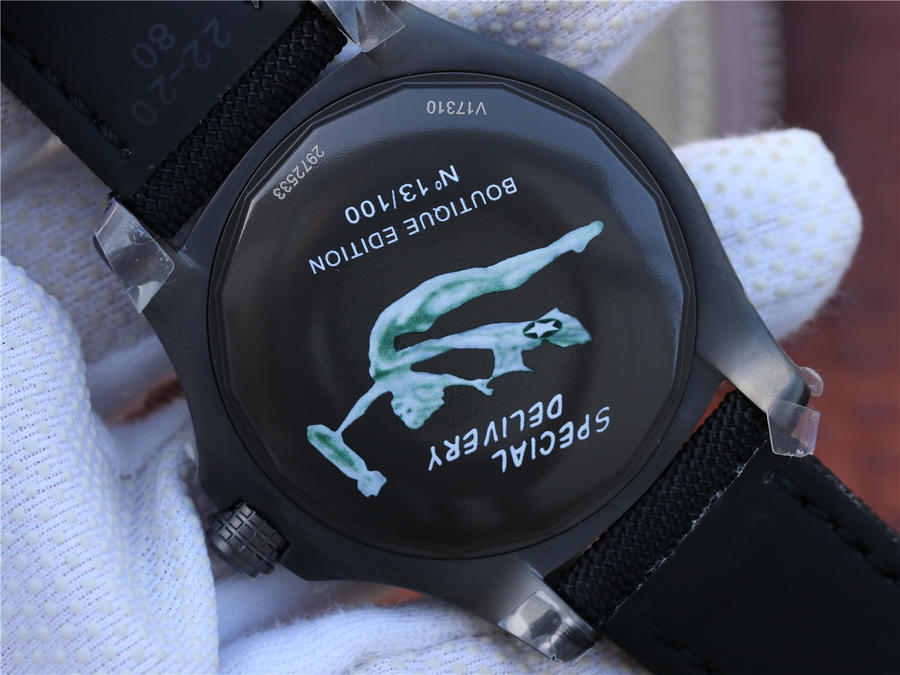 百年靈黑鳥原單和復刻手錶 TW百年靈復仇者黑鳥偵察機碳纖面V173104T|BF89|100W|M20BASA￥3480-高仿錶