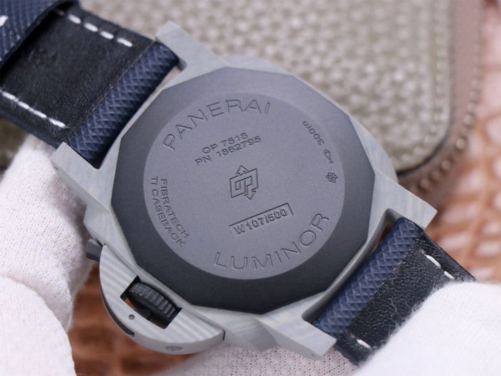 1比1復刻沛納海1663 vs沛納海pam01663 漸變“煙熏藍” 價格￥3680-高仿錶