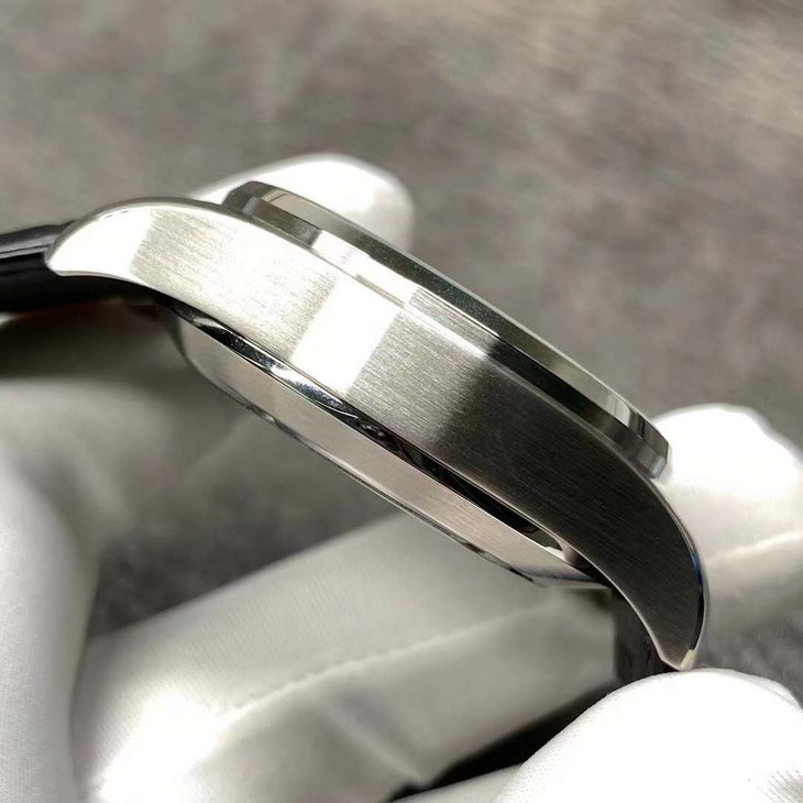 萬國飛行員一比一高仿男士手錶 zf廠萬國噴火戰機IW387809￥3480-高仿錶